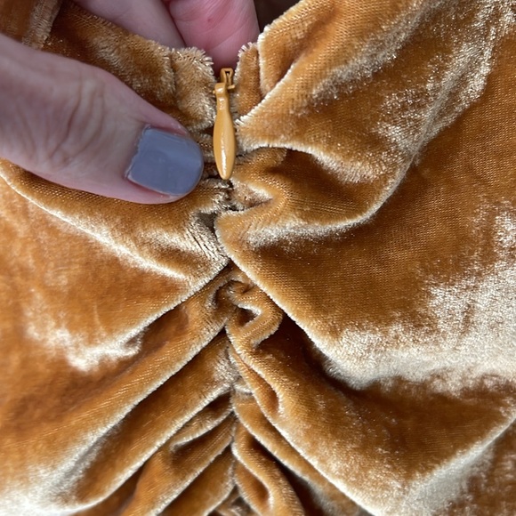 NWT MINK PINK ROUCHED DRESS - Picture 5 of 6